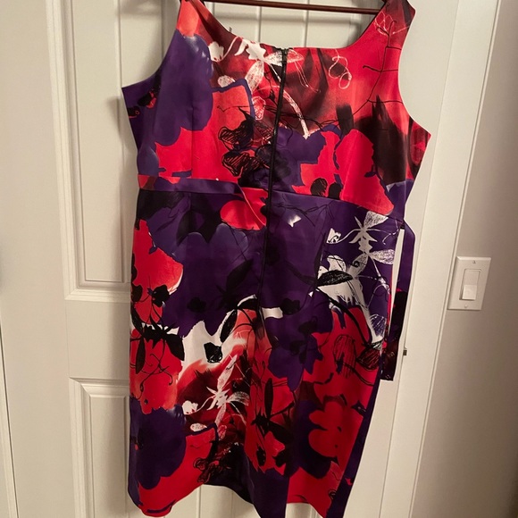 Amazing dress by Tahari size 18W - Picture 5 of 5